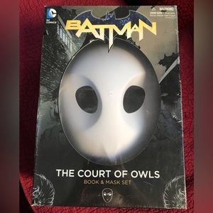 Batman: COURT OF THE OWLS Mask Set (New52) SNYDER/CAPULLO Mask + Book